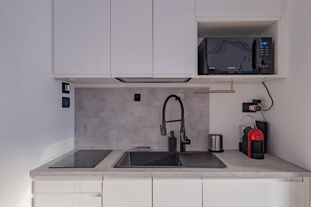 Modern Apartment At San Giovanni Rom Exteriör bild
