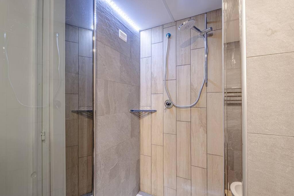 Modern Apartment At San Giovanni Rom Exteriör bild