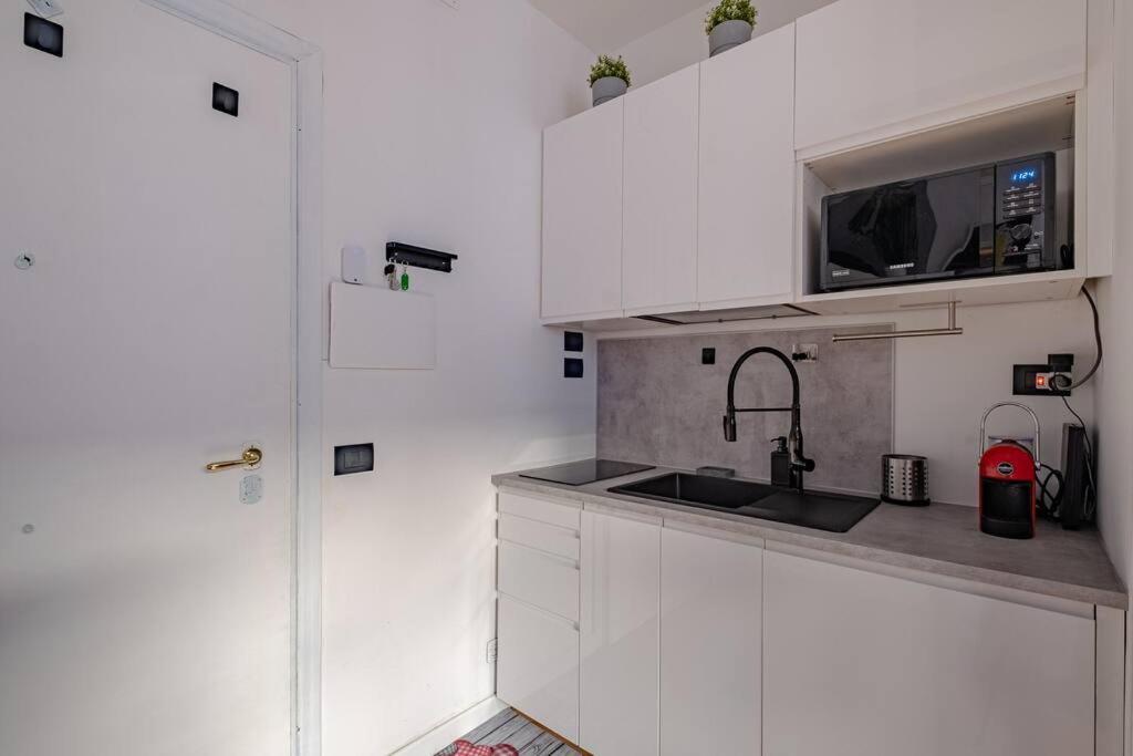 Modern Apartment At San Giovanni Rom Exteriör bild